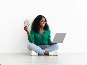 woman took advantage of an online loan